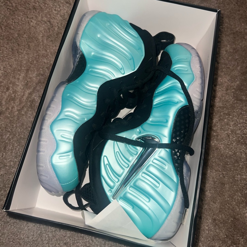 Island green foamposites